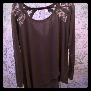 Long sleeve olive green top. Flowy!